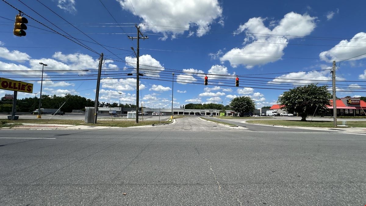 Wallace Crossing Shopping Center