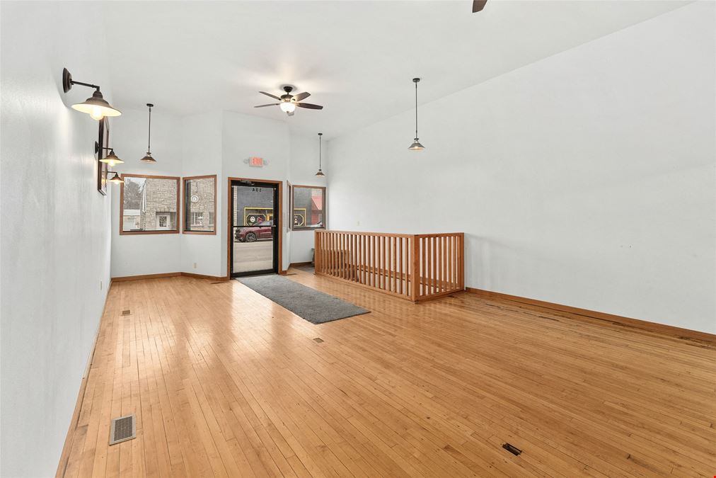 134 W Lincoln St