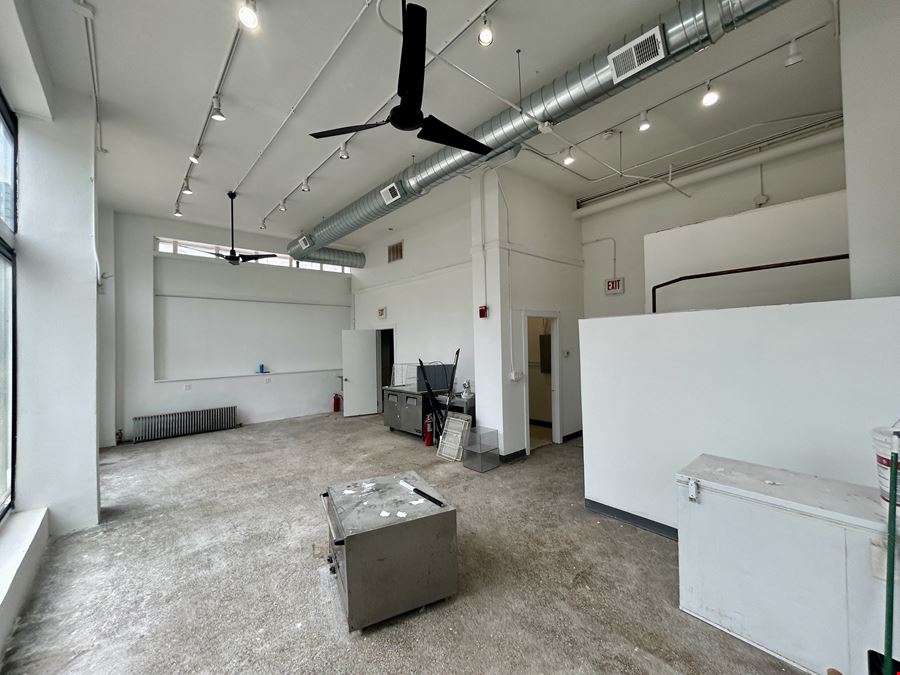 7100 S South Shore Drive - +/- 1,198 SF Former Bakery