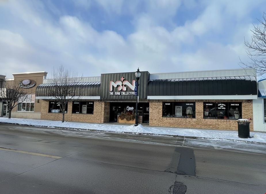 Retail/Showroom/Warehouse Building For Sale