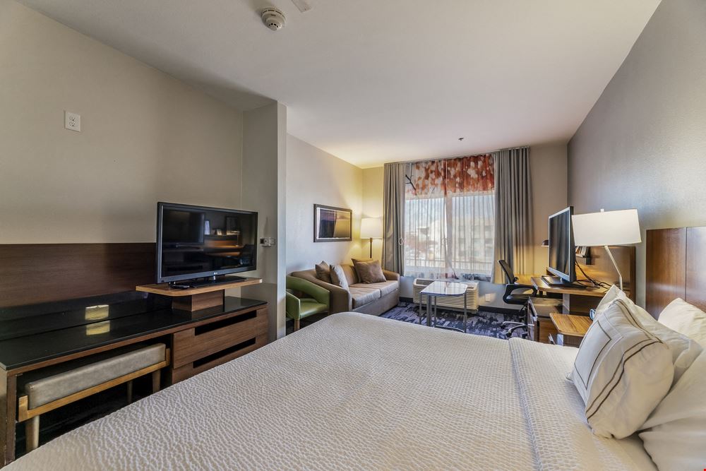 Fairfield Inn & Suites Fort Worth I-30 West Near NAS JRB