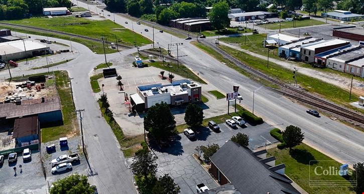±3,368-SF Freestanding Restaurant in the Heart of Downtown Clinton