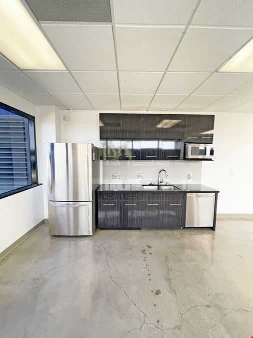 6065 Bristol Pky - Park Place Bldg 11