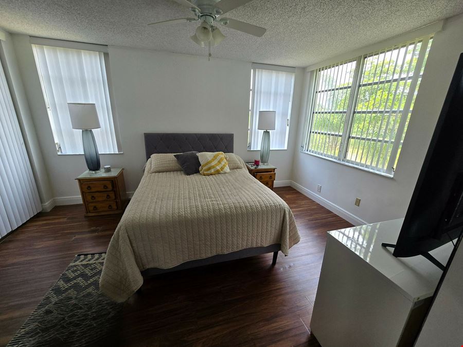 1811 Sabal Palm Drive