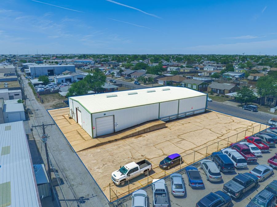 2 Bay Warehouse Near Downtown Midland, TX!