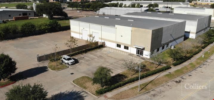 For Sublease I 15,000 SF Crane Ready Stand Alone Building