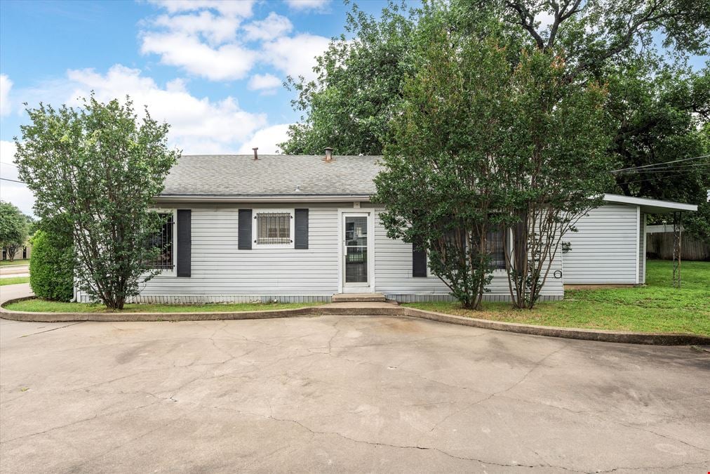 3720 W Waco Dr