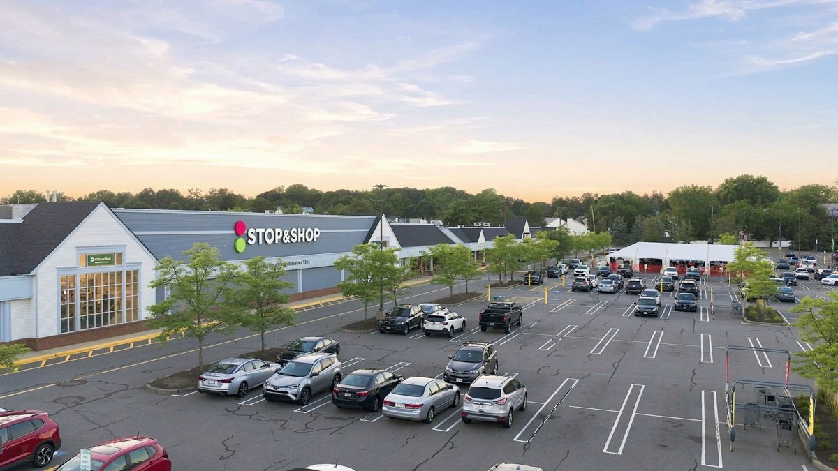 Woburn, MA - Main Street Shopping Center