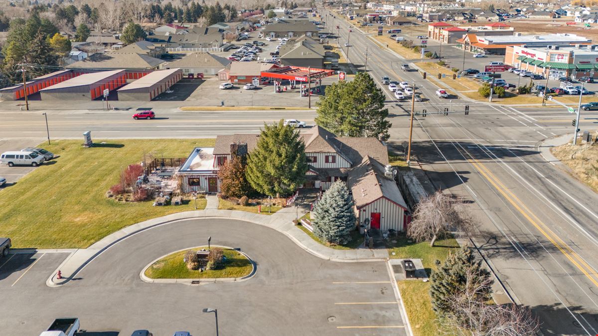 3520/3544 E 17th St, Idaho Falls, ID-22,967 SFT MULTI-TENANT BUILDING & 4,000 SFT TWO-STORY RESTAURANT