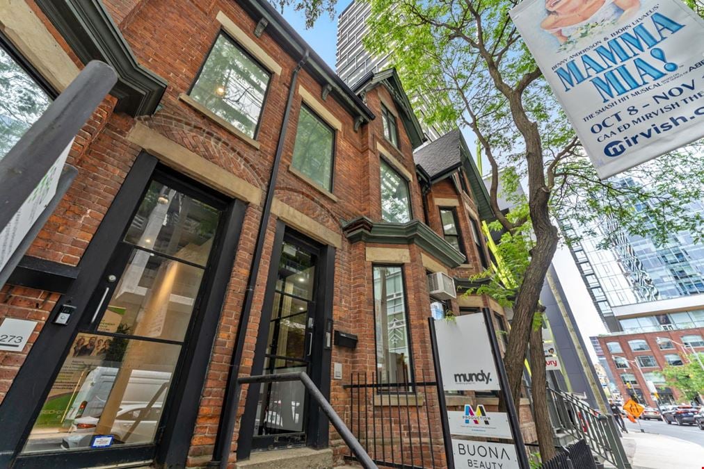 275 Richmond St W, Toronto, ON M5V 1X1