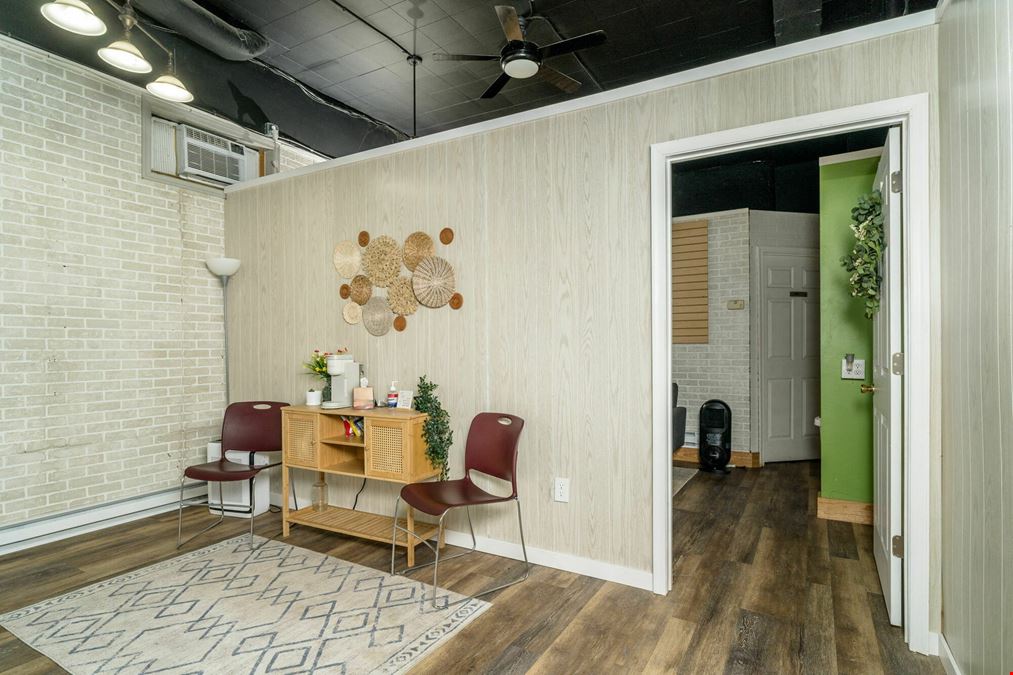 INVESTMENT OPPORTUNITY | 100% OCCUPIED RENOVATED MIXED-USE BUILDING