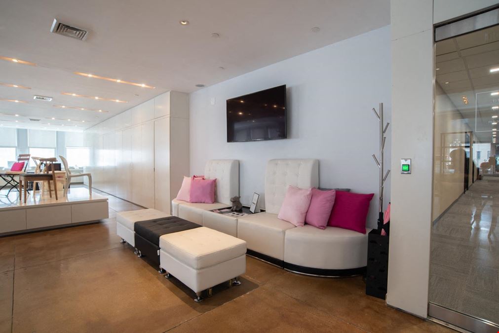 261 Fifth Avenue