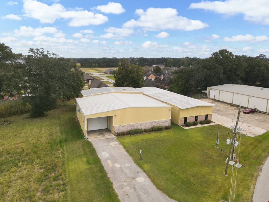 Insulated Industrial Office / Warehouse Near US 90