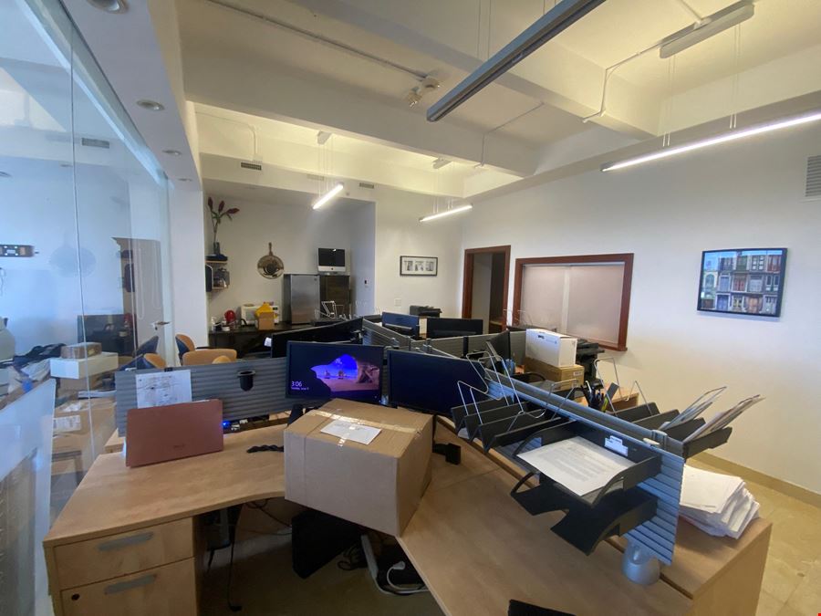 1,004 SF Modern Office Condo for Lease