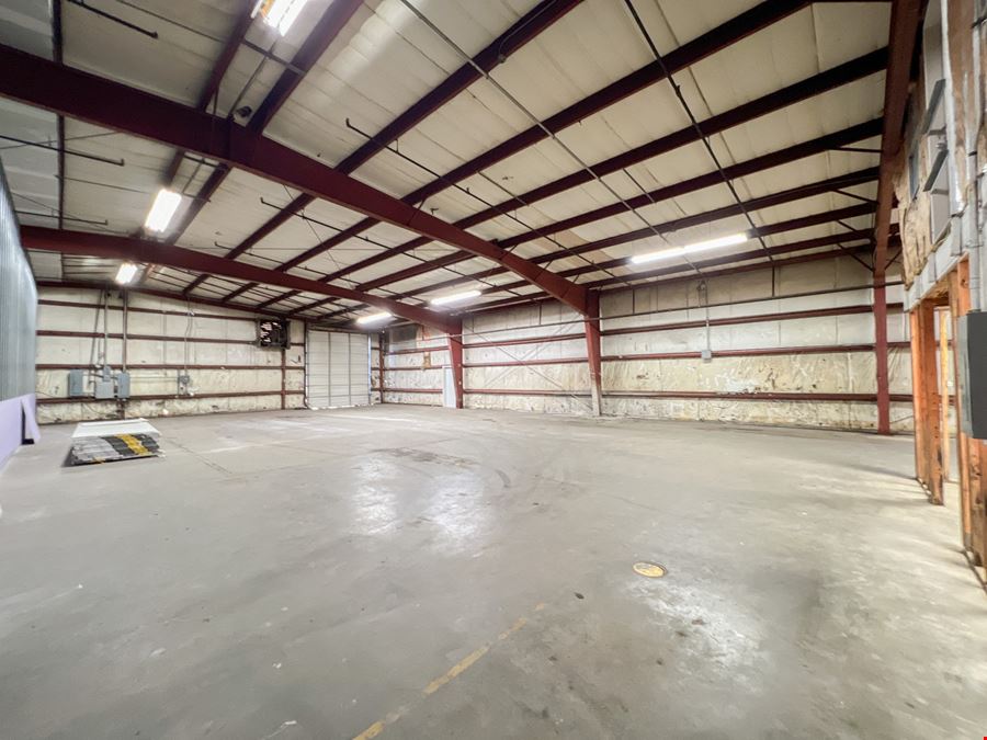 Office/Warehouse with Laydown Yard Near UNO Lakefront