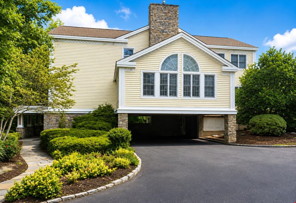 641 Danbury Rd