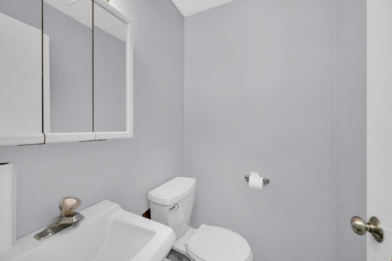 3S340 Rockwell St, Unit 201 - 2nd Floor South, Warrenville, IL 60555