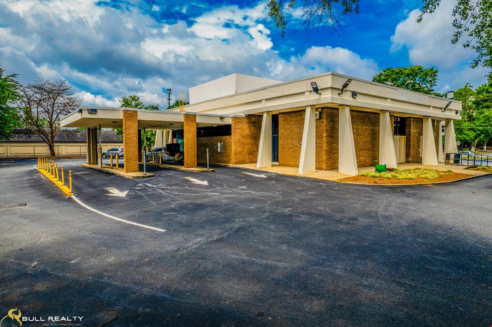 ±3,900 SF Freestanding Building with Drive-Thru