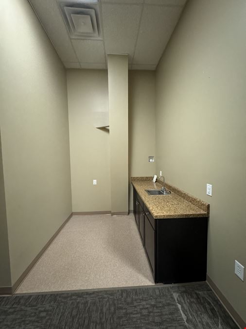 1027 Richmond Ave Suite 108