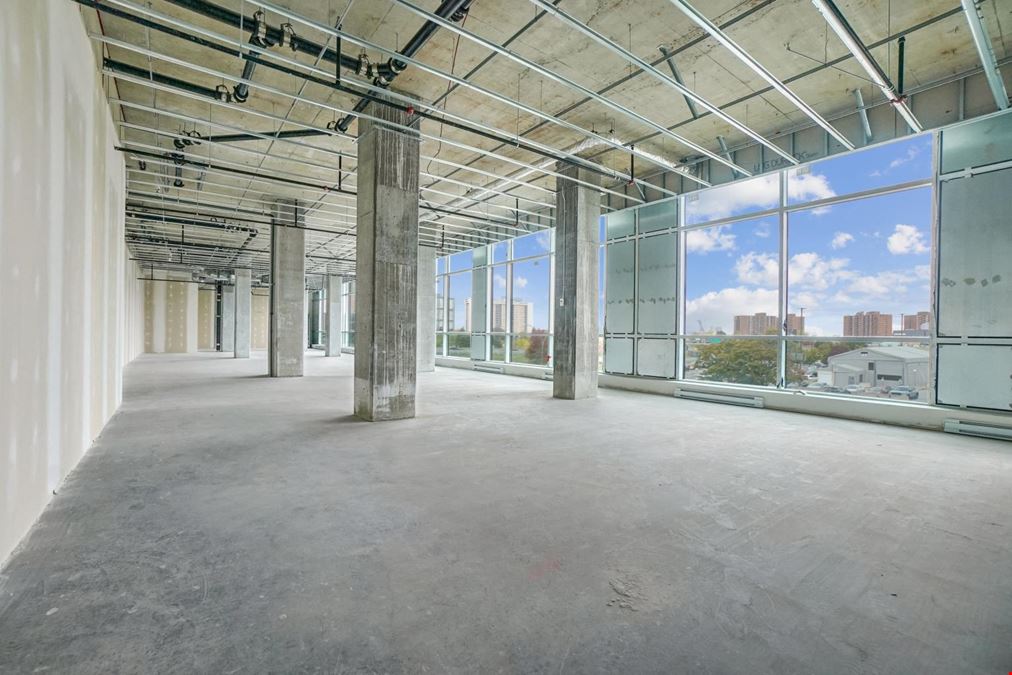 300 Charles-LeMoyne