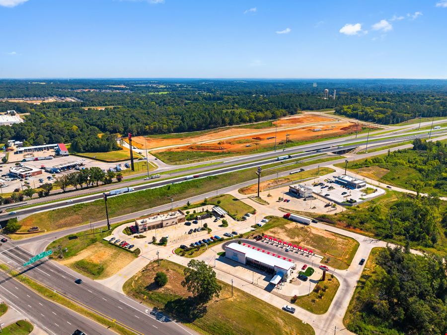 LINDALE CROSSING