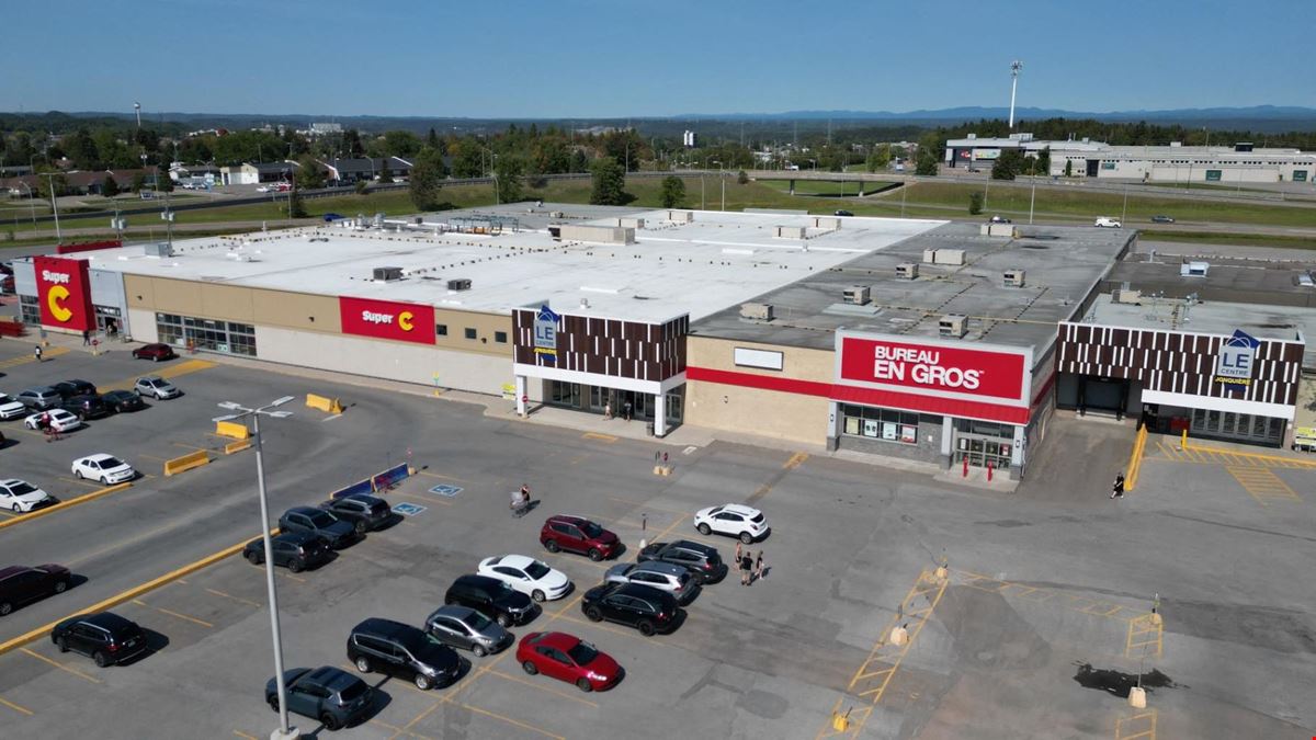 LE Centre Jonquière