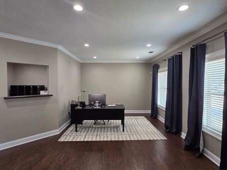 Preview of commercial space at 1800 Hog Mountain Rd