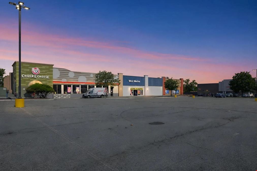 REO Sale: Staples & PetSmart Anchored | Latham Crossing