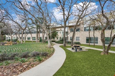 Preview of commercial space at 2201 E Lamar Boulevard