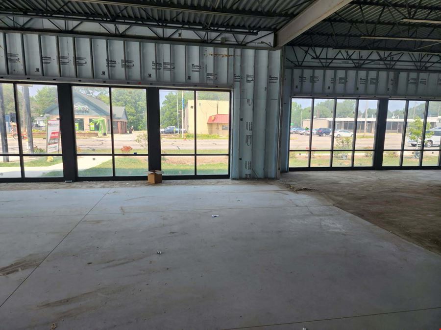 4233-4239 West Saginaw Highway