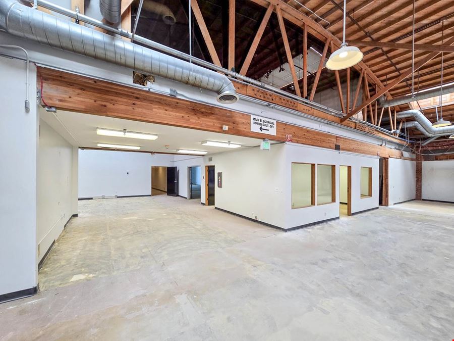 Lindblade Media Center