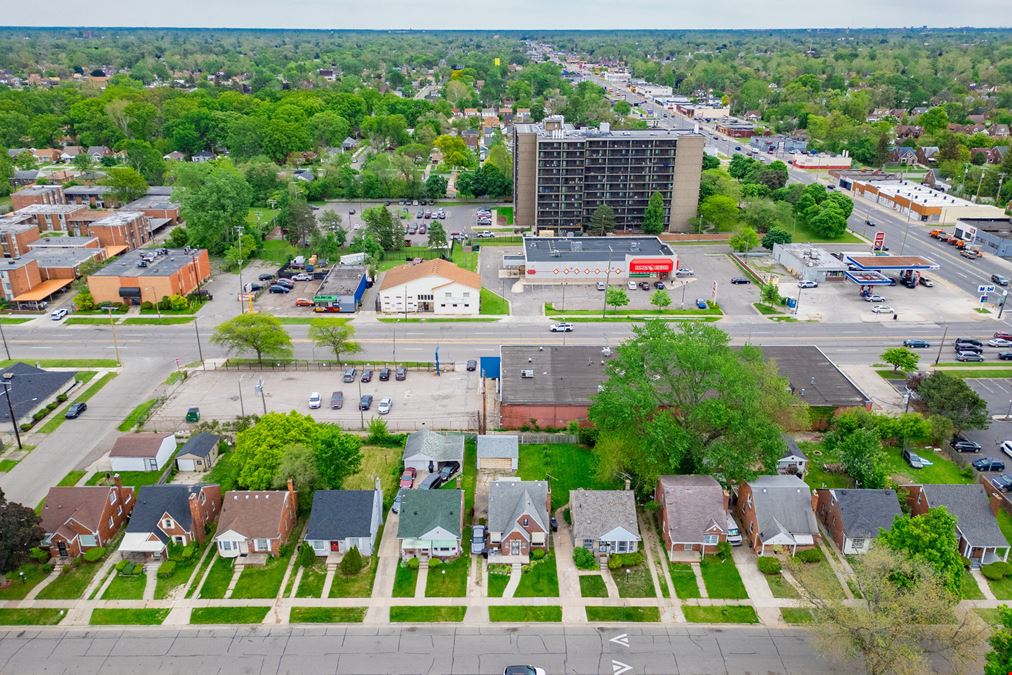 19141 Greenfield Rd / Greenfield Medical Building