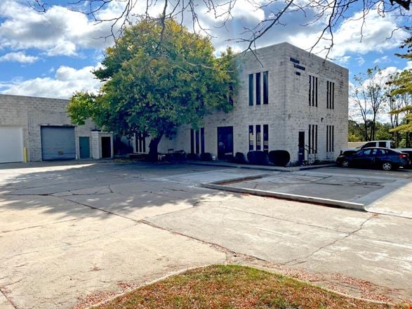 Preview of Flex Space space for Rent at 1489 Kelly Ave