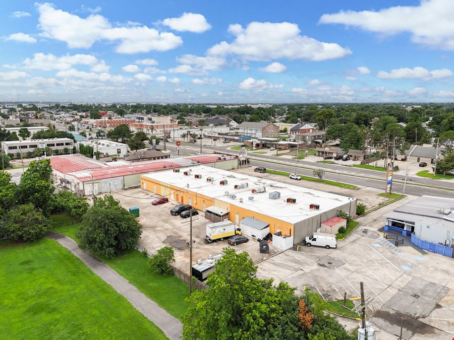 Endcap Retail Space on Williams Blvd