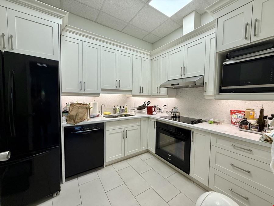 188 Bentworth Ave, North York, ON M6A 1P8 