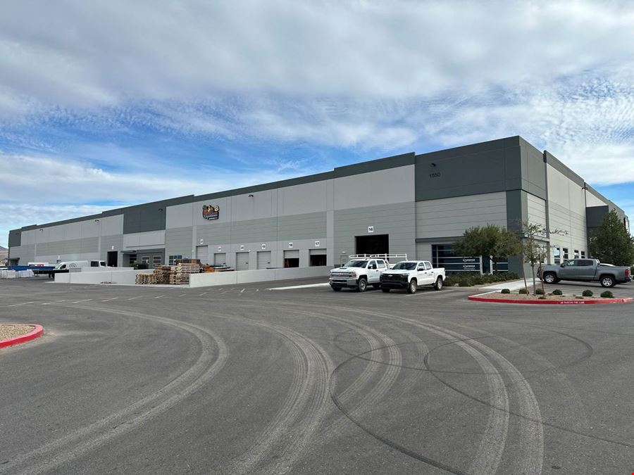 13,335 SF Office / Warehouse Suite