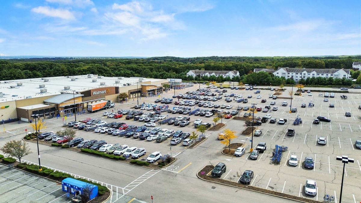 Cranston, RI - Independence Park Shopping Center