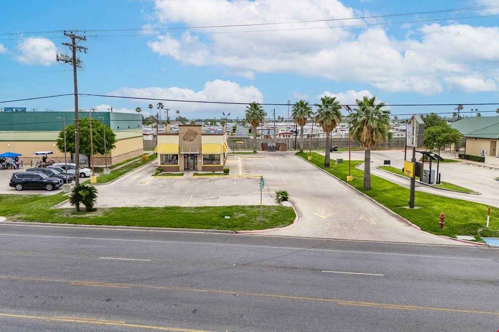 Prime QSR Opportunity | Signalized Hard Corner Location