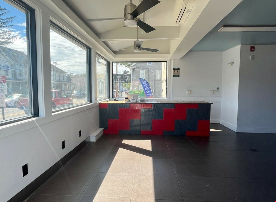 Restaurant / Retail Location - Built out and Approved.