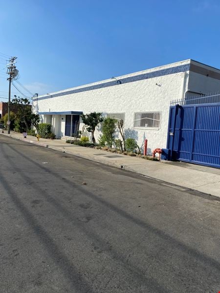Preview of Industrial space for Rent at 9281 Borden Ave