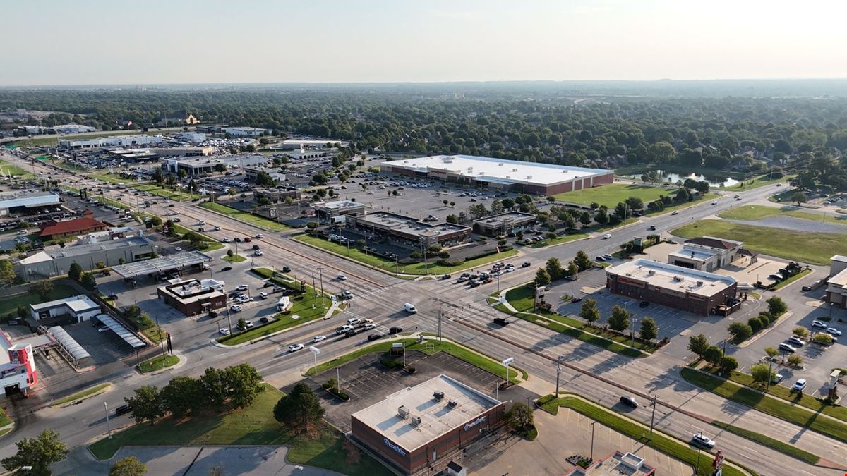 10035 S Memorial Dr - South Town Market - Retail