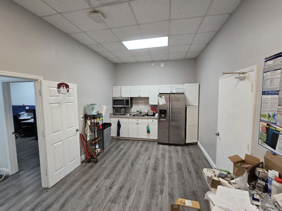 Corner Unit in Sunrise Industrial Park