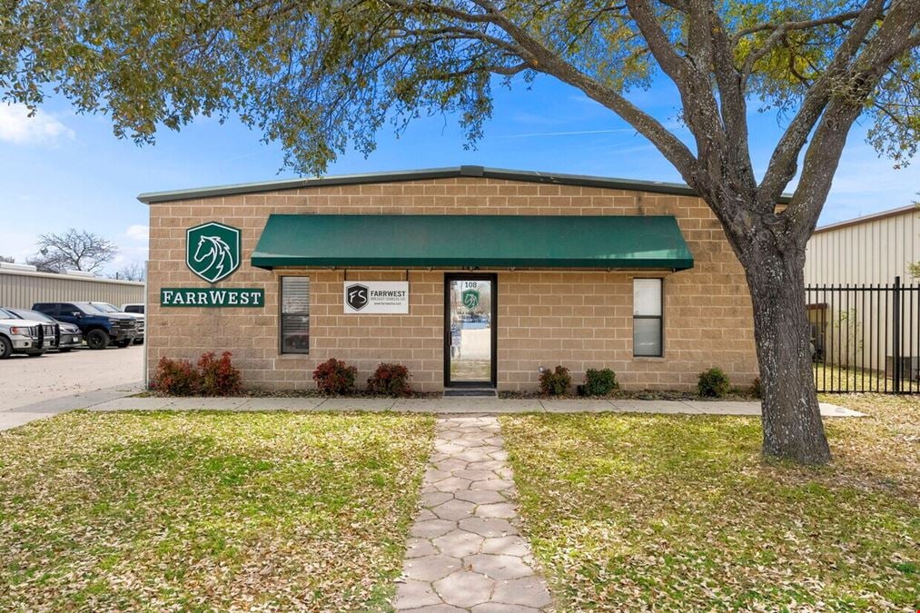 108 Commercial Pl