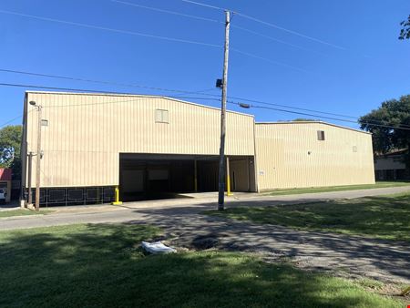 Preview of Industrial space for Rent at 516 Jefferson Blvd