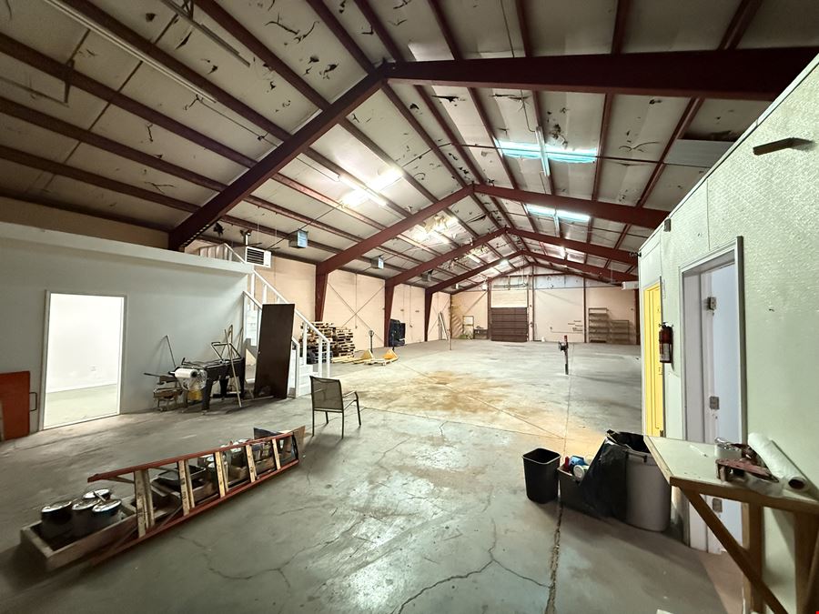 Bite Size ClearSpan Industrial Gem Near the Big I