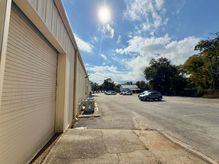 Versatile 15,440 SF Commercial Space with War