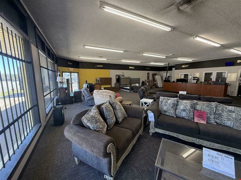 1404 W Gentry Pkwy