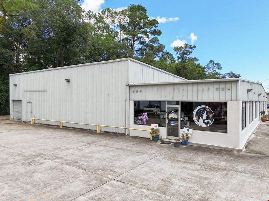 Freestanding Showroom / Warehouse in Slidell Under $60/SF