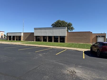 Preview of Office space for Rent at 902 E Kimberly Rd, 51
