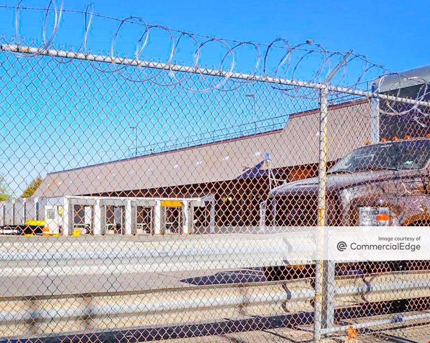 Metro North Logistics Center